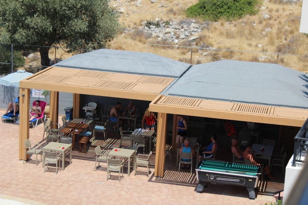 Ziakis Aparthotel Pefki