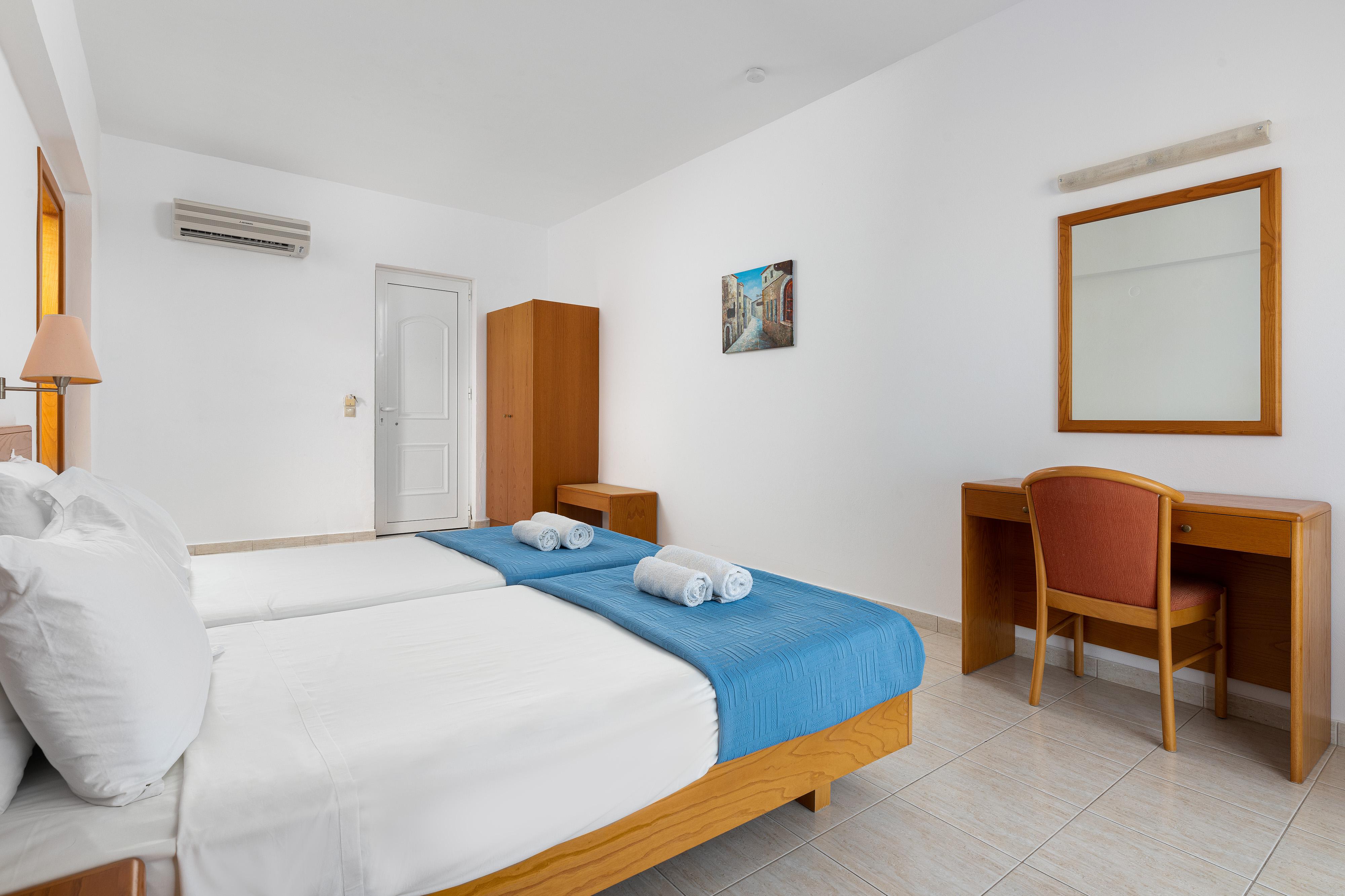 Ziakis Aparthotel Pefki
