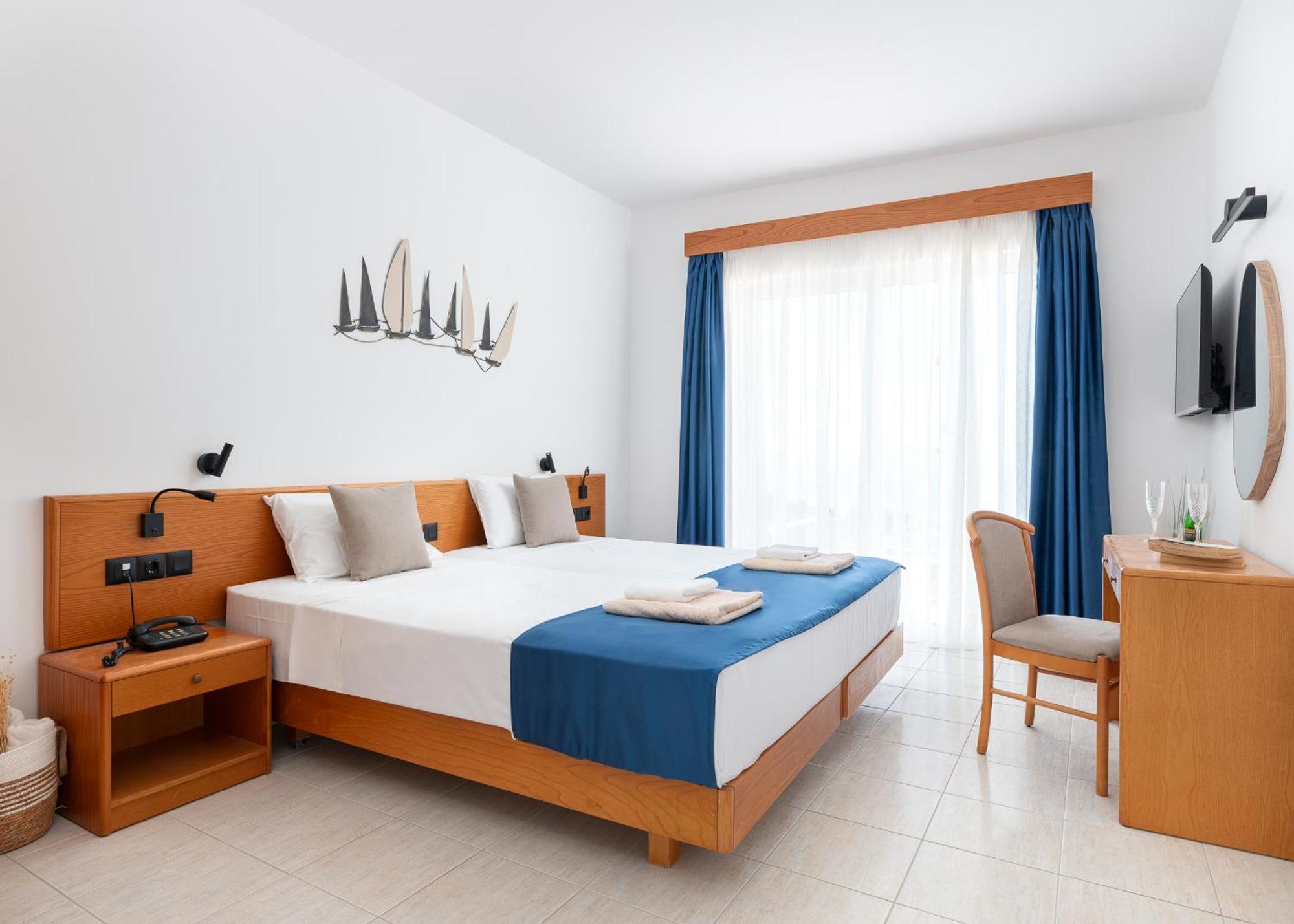 Ziakis Aparthotel 4*