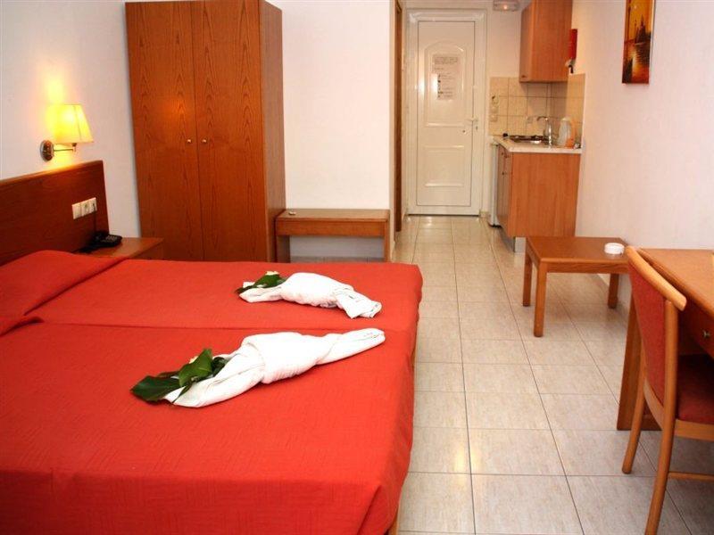 Ziakis Aparthotel Pefki