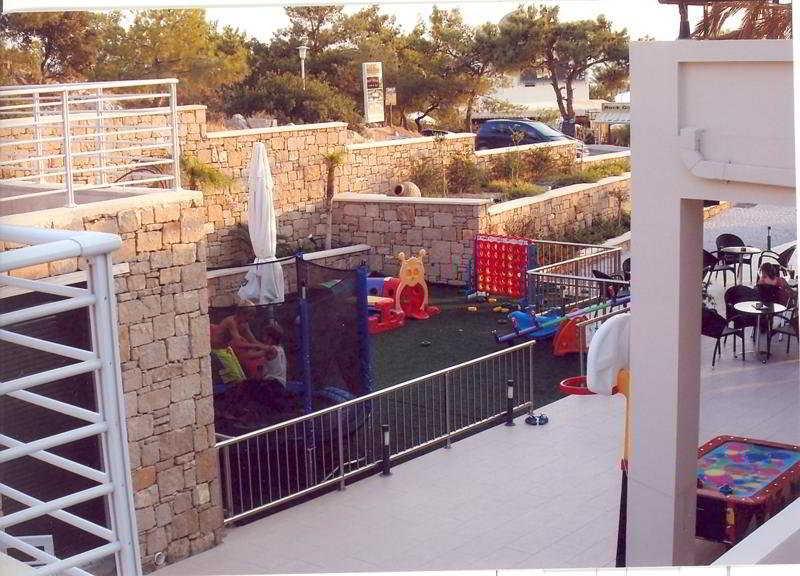Ziakis Aparthotel Pefki