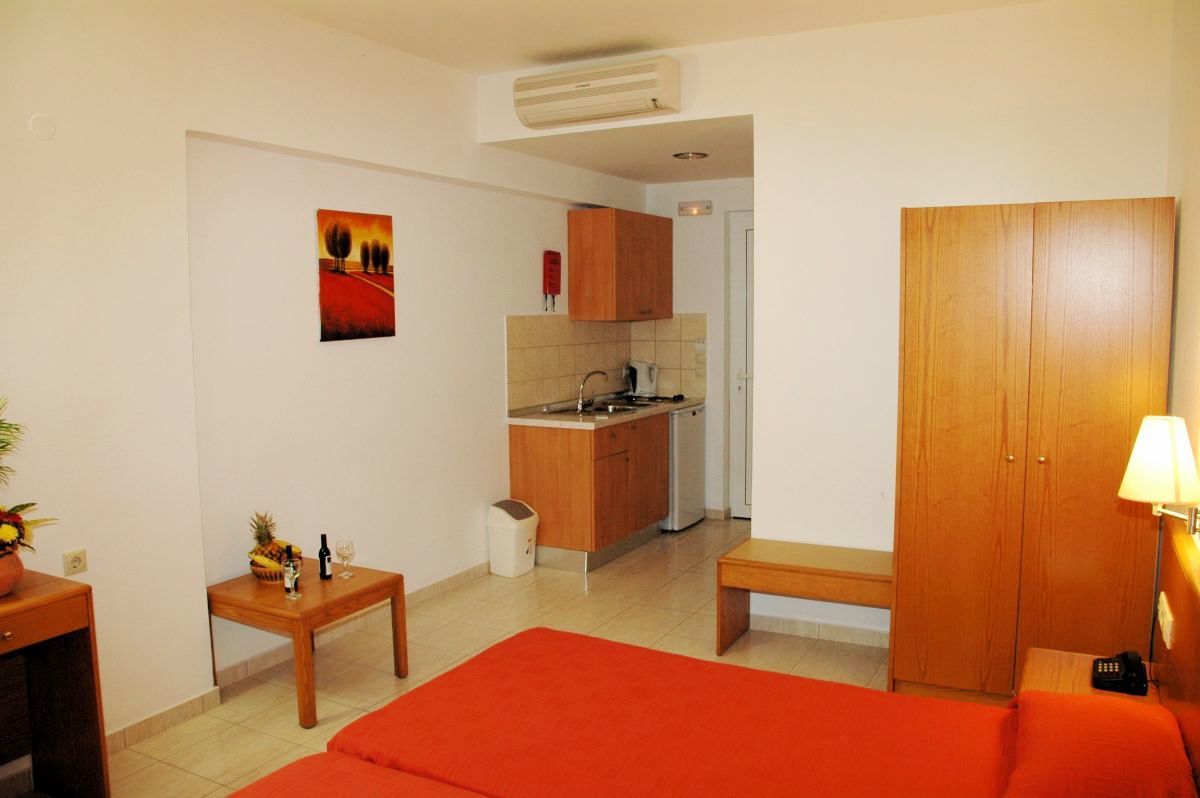 Ziakis Aparthotel 4*